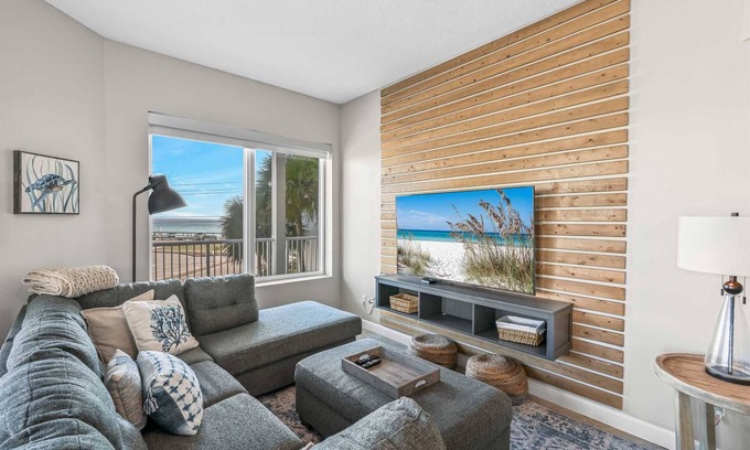 Avalon Beach Estates Condo | Crystal View 203 3 bedroom/ 3 bath unit Beach service great view SO MUCH SPACE
