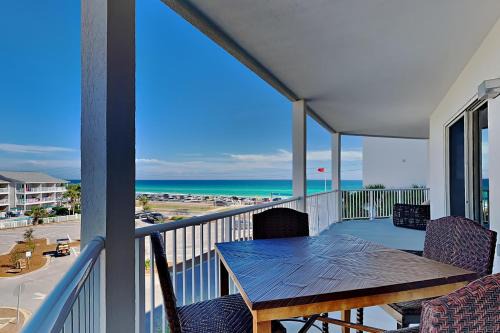 Avalon Beach Estates Apartment | Crystal View #303