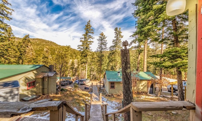 Ruidoso Cabin | Cubby: Cute, Cozy Studio for 2 with a Hot Tub in the Upper Canyon!