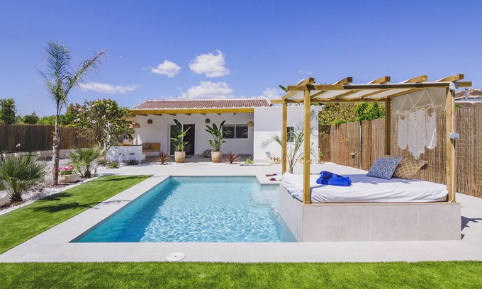 Alhaurin el Grande Cottage | Cubo's Casa Rural Agua de Lima/private pool/air conditioning/free Wi-Fi