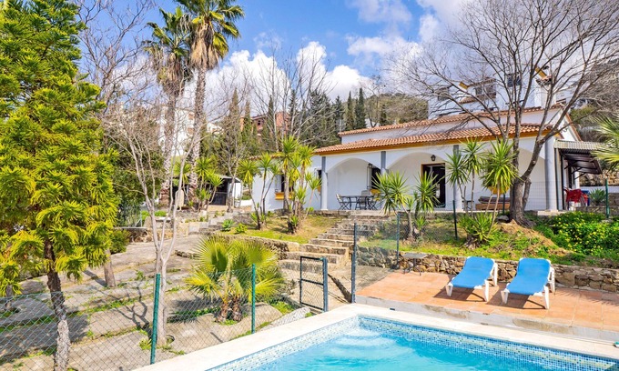 Jimera de Libar Cottage | Cubo's Casa Rural Los Lirios de Libar/private pool/large terrace/mountain views