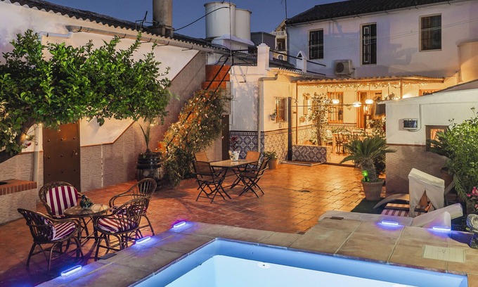 Casabermeja Apartment | Cubo's Estudio Casabermeja Noches de Luna A & Pool/urban center/air conditioning/community pool