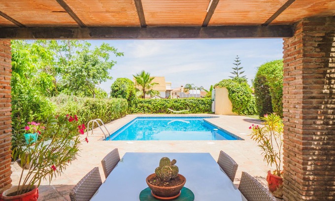 Coin Cottage | Cubo's Los Cipreses /private pool /free wifi