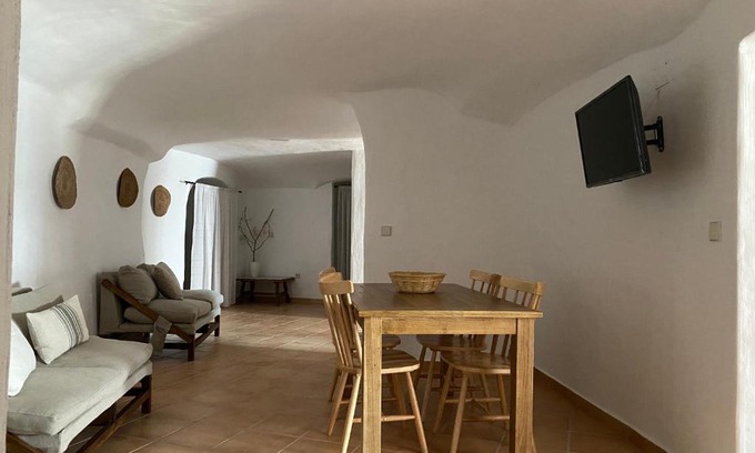 Cuevas del Campo House | Cueva de Ramón y Elvira