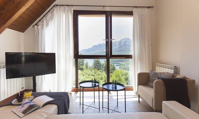 Panticosa Apartment | CuMbres Penthouse by BeValle