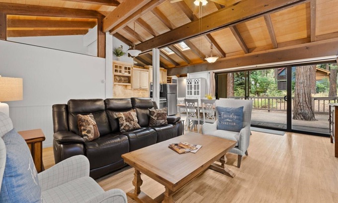 Kings Beach Cabin | Custom Bed, Large Deck for Grilling, Pets OK "Dolly Varden Cottage"