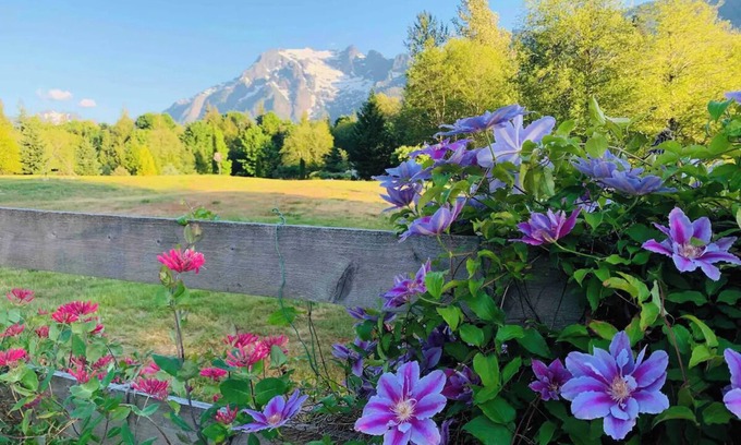 Lime Kiln House | Custom country home, stunning 360 Cascade Mt views and Stilliguamish riverfront.