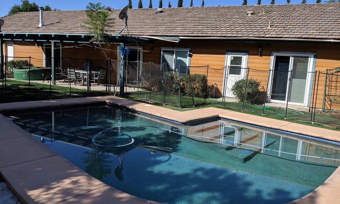 Fallbrook House | CUSTOM HIGH VIEW 5-MAN SPA, POOL, ORCHARD NEXT TO WINE TASTING, EZ FWY, PETS OK