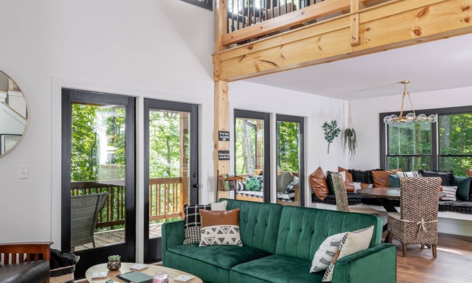 Hendersonville Apartment | Custom Modern Cabin next to Winery