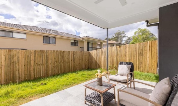 Calamvale House | Cute 4BR Family Home in Calamvale