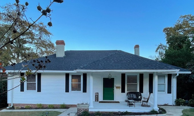 Summerville House | Cute and Convenient Summerville Cottage