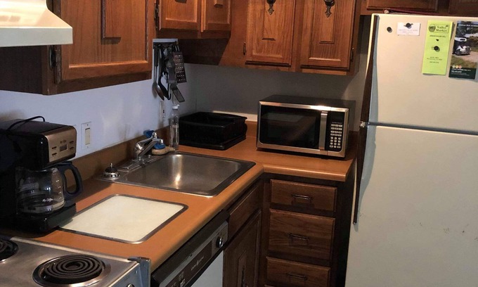 West Dover Condo | Cute and Cozy Condo at the base of Mt Snow