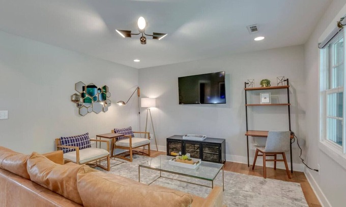 Franklin House | Cute And Cozy - Historic Franklin Quadplex
