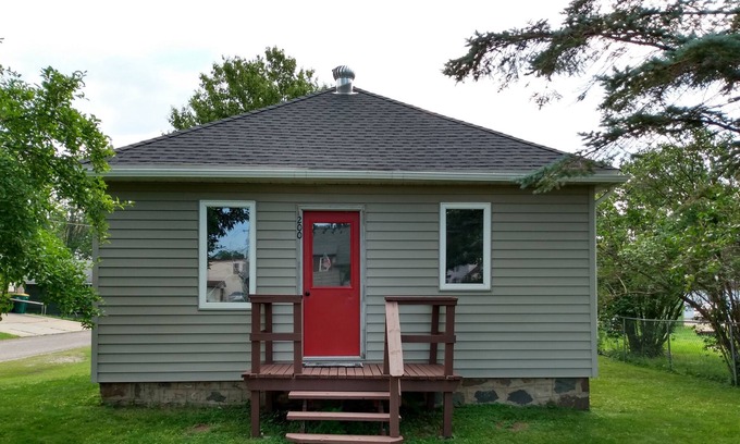 Marble House | Cute and cozy two bedroom/one bath home