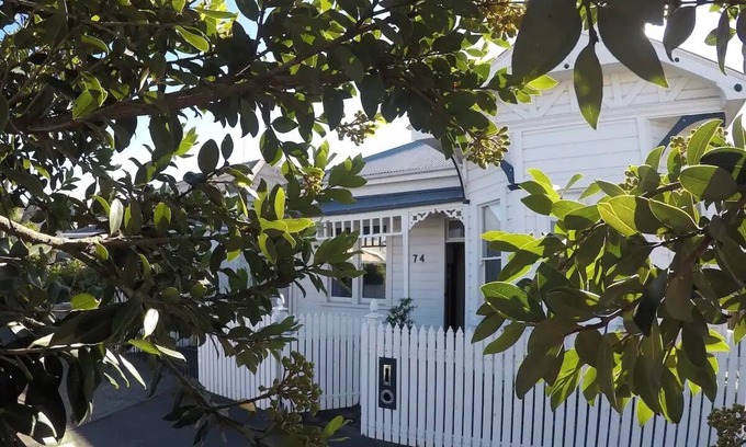 Napier House | Cute and quirky, close to the action Napier home