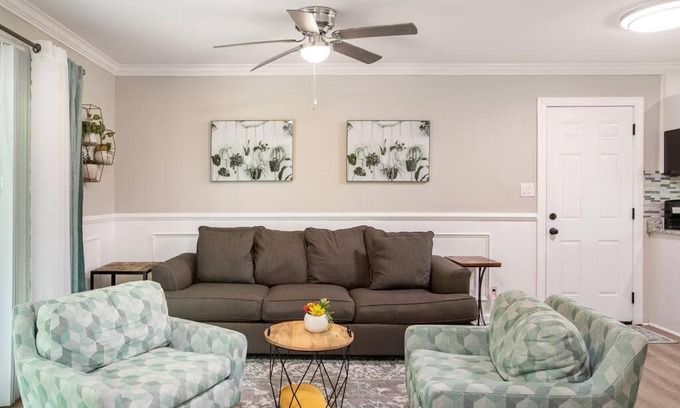 College Park Apartment | Cute Apt near the Airport-3B