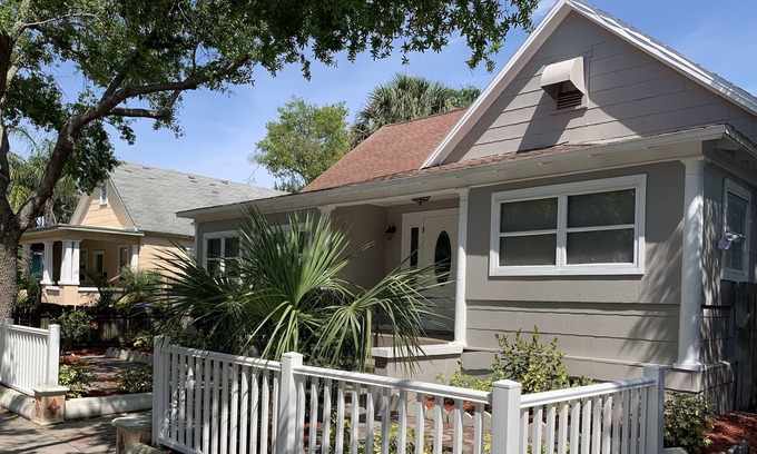 Historic Uptown House | Cute Bungalow minutes from Downtown St Petersburg!