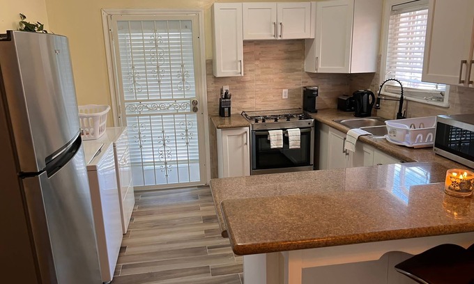 Nassau Cottage | Cute, clean and cozy cottage. 5 minute drive from Junkanoo beach and Bay street.
