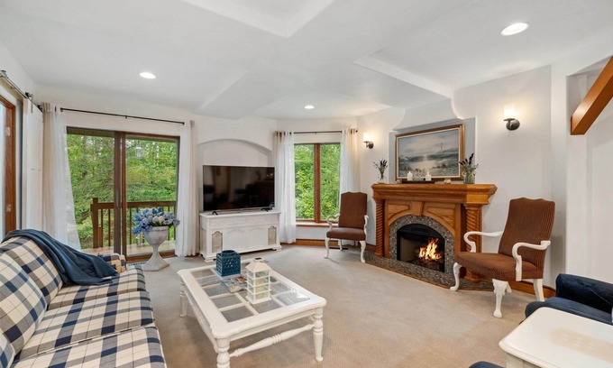 Petoskey Condo | Cute Condo on Round Lake in Petoskey