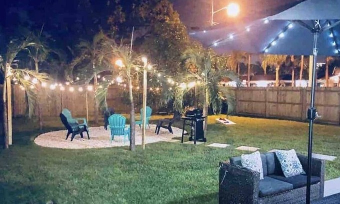 Delray Beach Cottage | Cute Corner Cottage