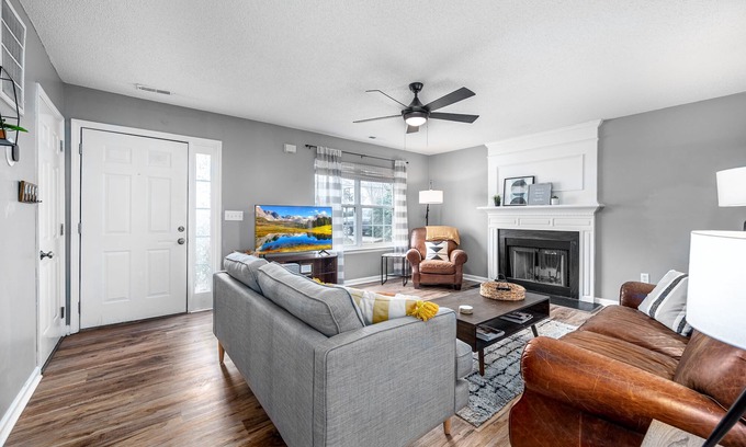 Woodcroft House | Cute, Cozy, Comfy pet friendly 4 Bedroom with Fenced yard!n
