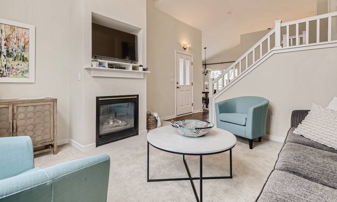 Lafayette House | Cute Duplex for Nature Lovers- Garage and Yard