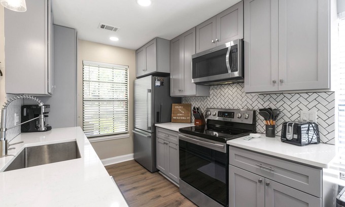 Port Royal House | Cute Home w/Fenced Yard + Bikes, Beach Pass & EV Charger, 10 Mins to Everything