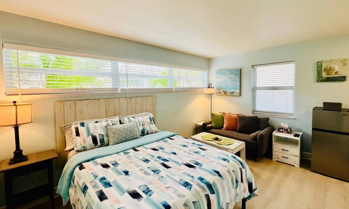 Lake Worth Apartment | Cute & modern studio apartment in prime location in downtown Lake Worth Beach!