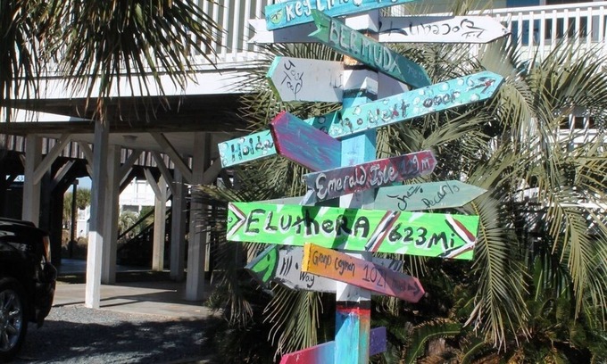 Ocean Isle Beach Cottage | Cute! Newly Remodeled Oib Cottage 2nd Row, 3 Blocks From Pier!