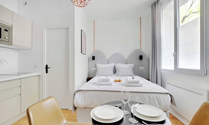Porte de la Chapelle Apartment | Cute Studio in Eclectic 18th District - 1