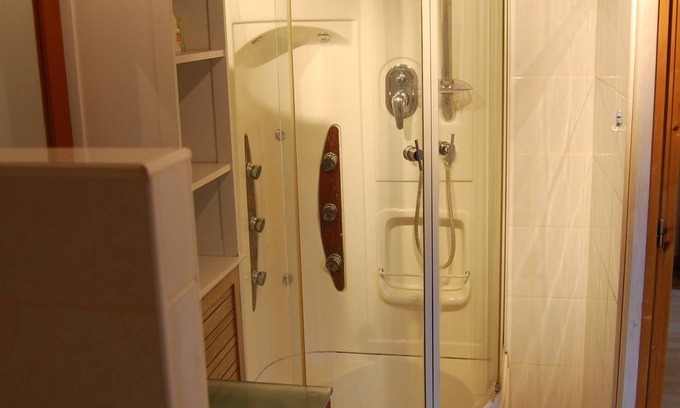 Cessenaz Apartment | Cute Studio on 4th and top floor in QUIET location near ANNECY lake