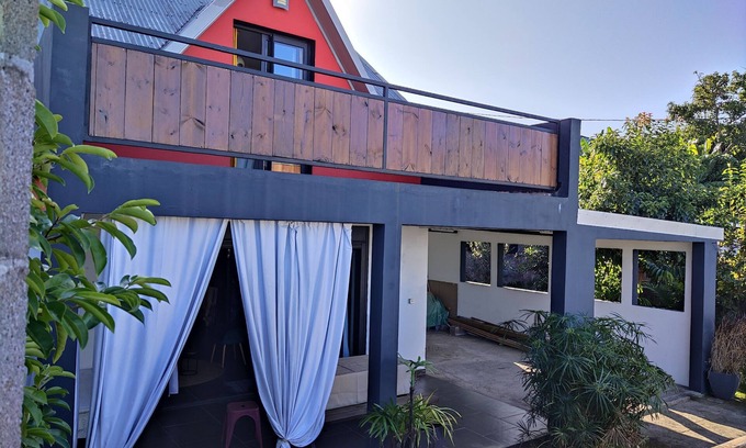 Petite-ÃŽle House | Cute villa 15 minutes from the beach