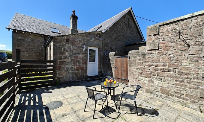 Berwick-upon-Tweed House | Cuthbert Cottage - Beal