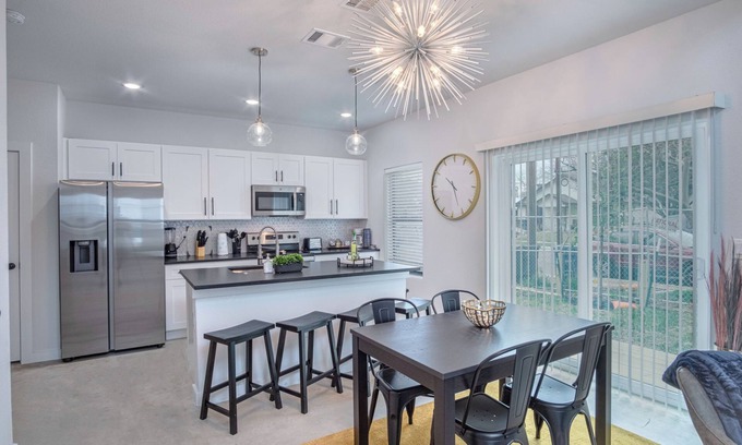 Denver Heights Apartment | Cutting-edge Elegant 3BR 2.5ba Home Near Downtown!