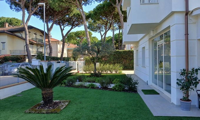 Pinarella Apartment | CV004 - Cervia, new three-room apartment with air conditioning