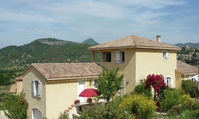 Montbrun-les-Bains Apartment | Cycling Escape in Montbrun