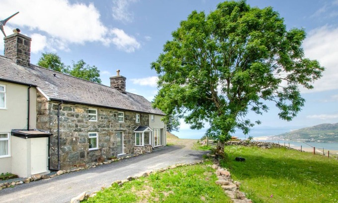 Arthog House | Cyfannedd Uchaf in the beautiful Arthog