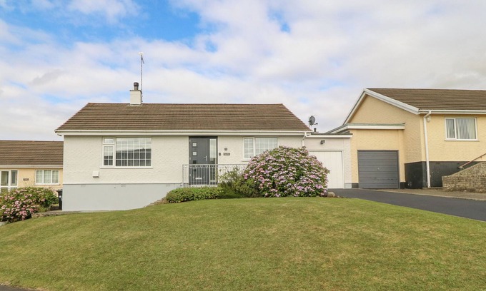 Llangefni Cottage | CYNEFIN, pet friendly, with a garden in Llangefni