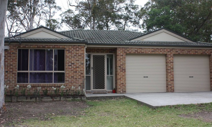 Bendalong House | Cypress Retreat is a spacious home close to the beach