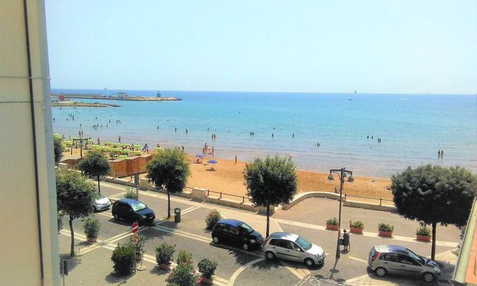 Crotone Apartment | Déjà Vu