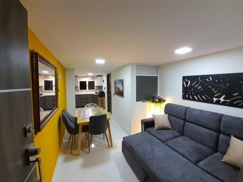 Itagui Apartment | Dúplex con hermosa vista a la ciudad deck exterior