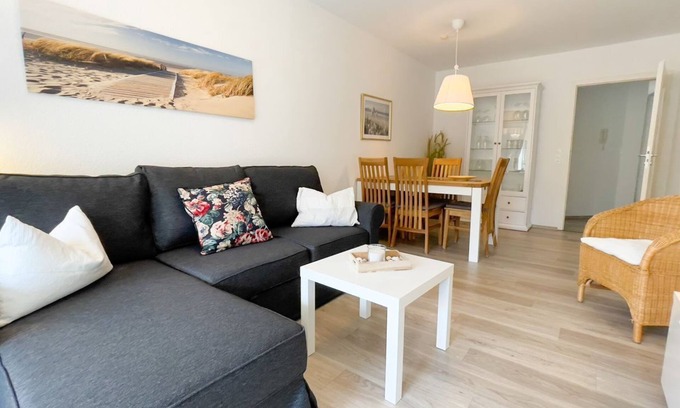 Sahlenburg Apartment | D1.1 - Comfortable, beautiful vacation apartment, close to the beach for up to 6 people - House