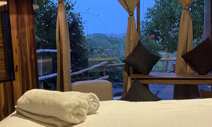 Los Naranjos Cabin | Dacnis tayrona glamping