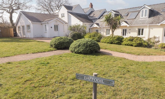 Tenby Cottage | DAFFODIL APARTMENT, pet friendly in Kilgetty