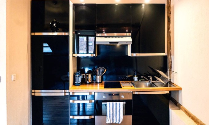 Bailly Apartment | DAHLIA Charming Suite - Capacity 5 people