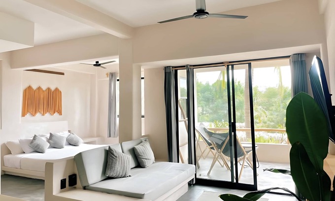 Santa Maria Apartment | Daily Clean A/C Bedroom Pool Starlink Wi-Fi