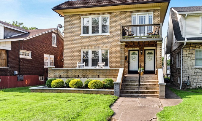 Louisville House | Daily Double-Expo, UofL, Downtown, Highlands, close to track, NEW LISTING!