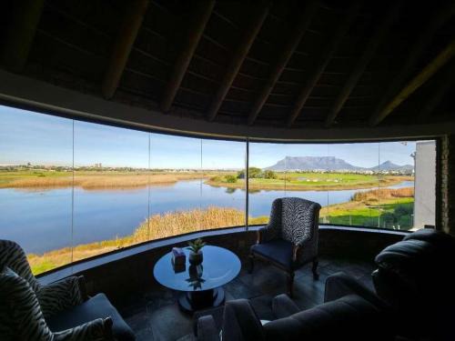 Kareeberg House | Daisy accommodation&spa