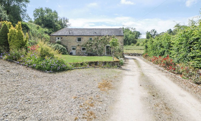 Bakewell House | DALE VIEW FARM, pet friendly, with a garden in Winster