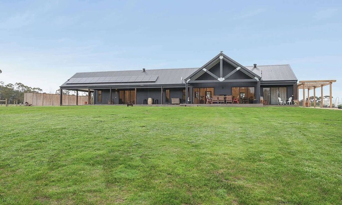 Whoorel House | Dalhousie at Birregurra: Country Escape